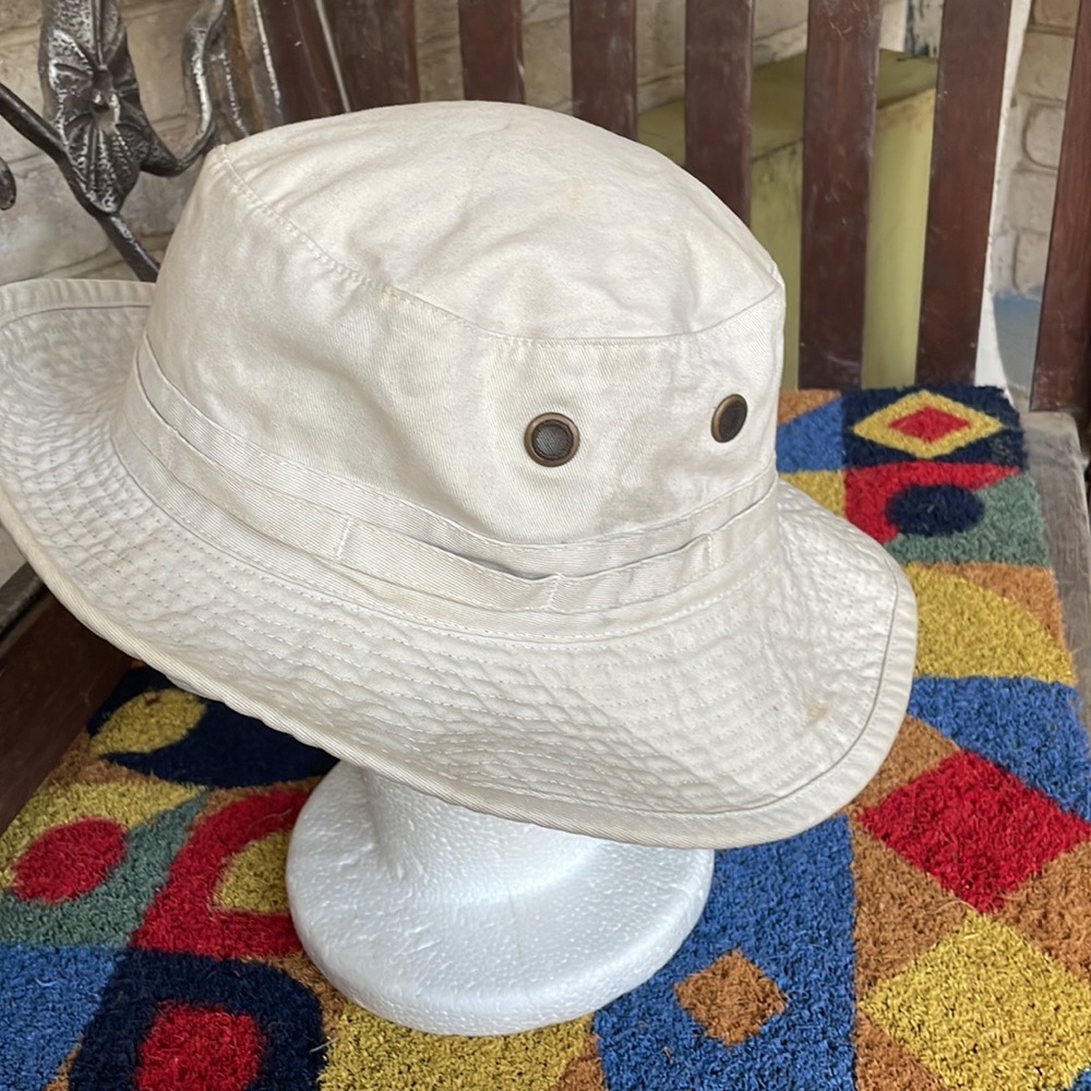 Safari Rainhat - Picture 2 of 8